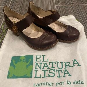 El Naturalista brown leather Mary Janes - $65